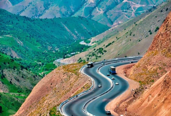 Vallée de Ferghana : soie de Marguilan, céramique de Richtan et palais de Kokand