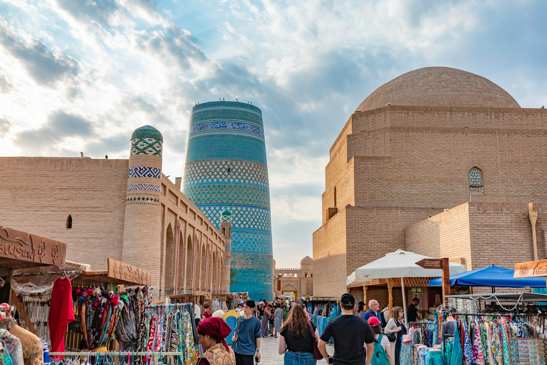 Marché animé d'Ouzbékistan