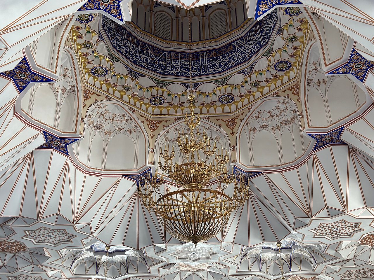 Détail des motifs de la céramique de Gijdouvan