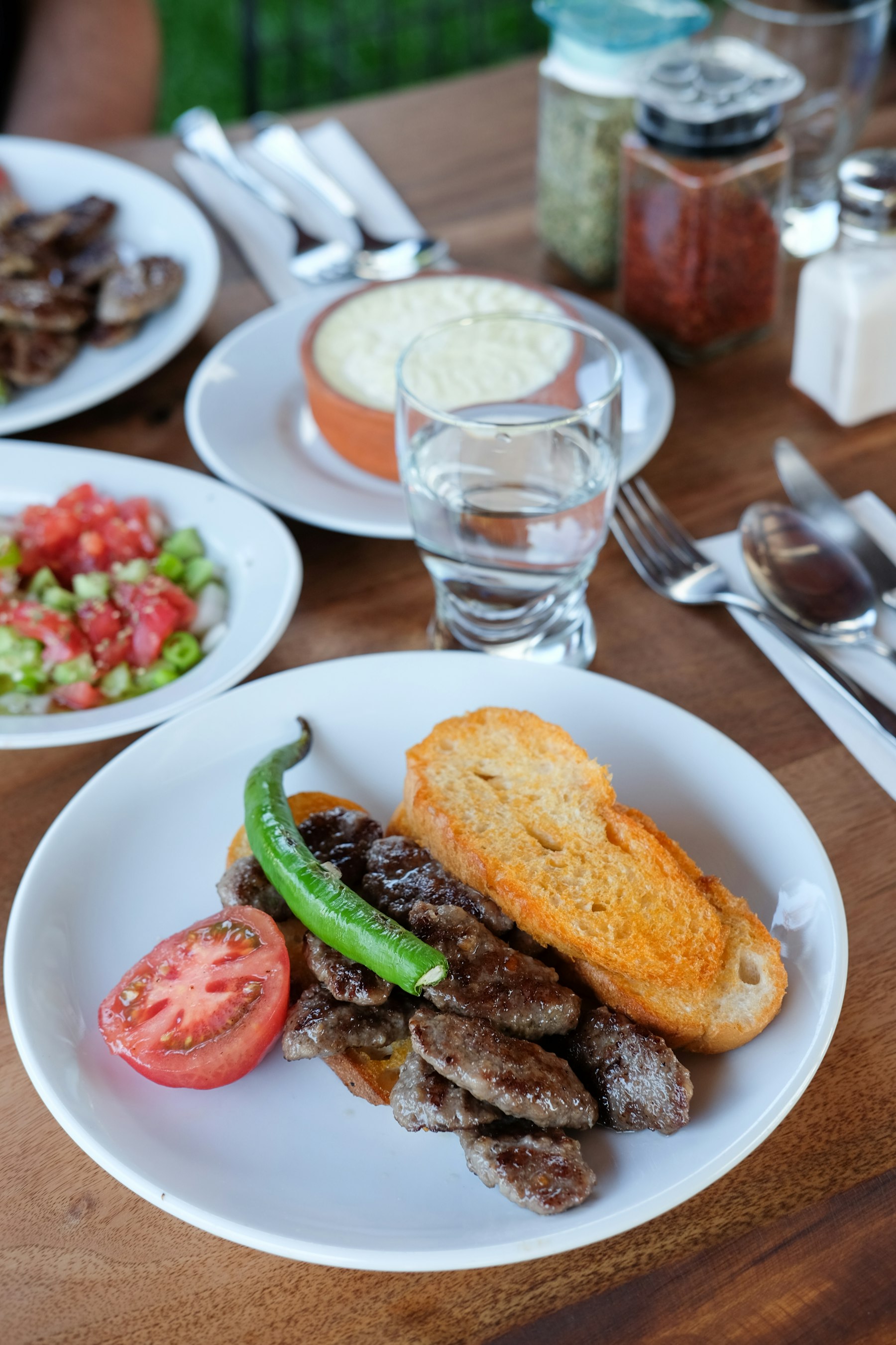 Table de plats ouzbeks à partager