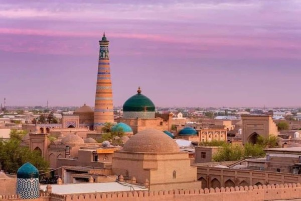 Panorama sur les coupoles et les minarets de Khiva