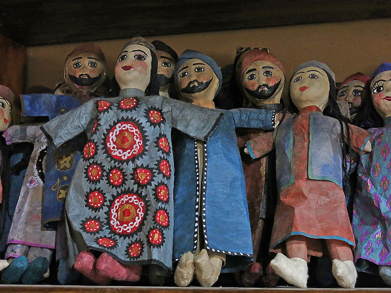 Poupées artisanales vendues au moulin Meros de Konigil